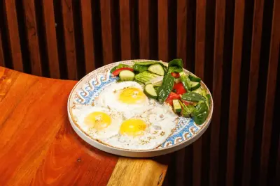 Sunny eggs