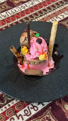 Chocolate,vanilla,strawberry icecream (customizable)